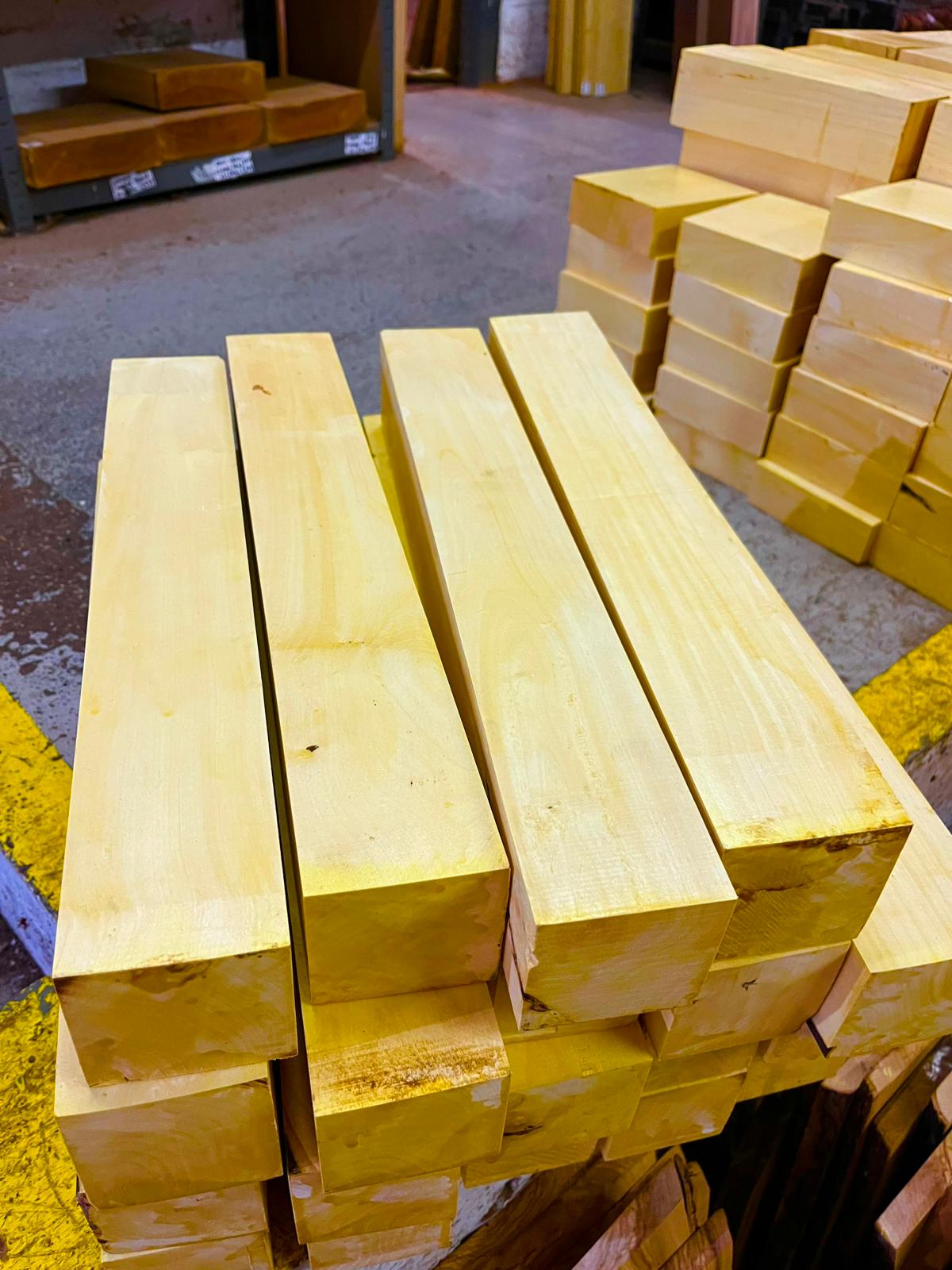 Lemonwood 3x3x18 inches