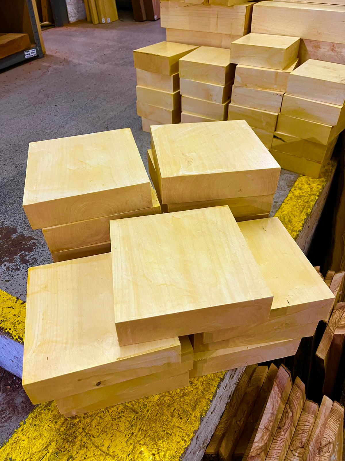 Lemonwood 8x8x2 inches