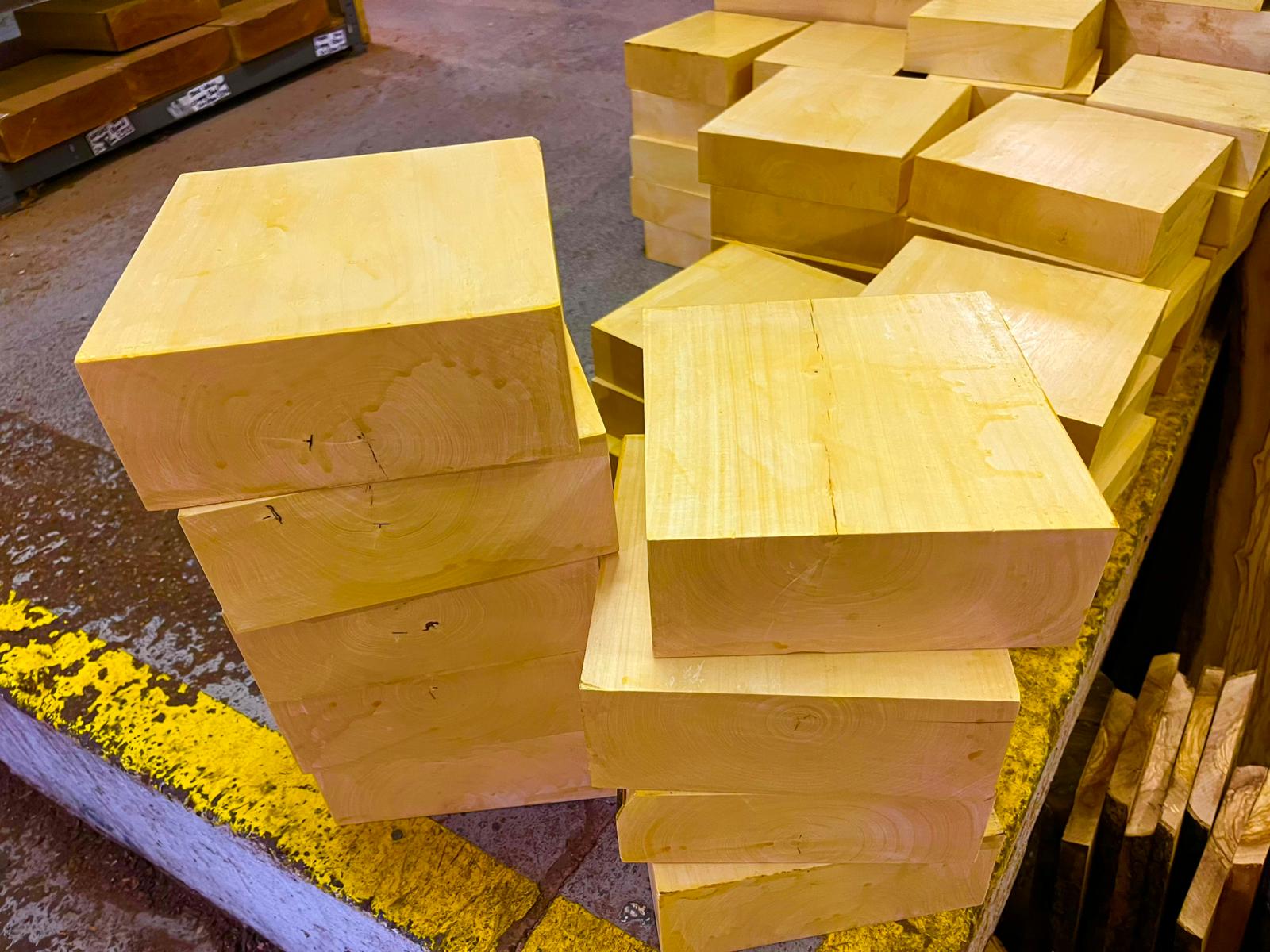 Lemonwood 8x8x3 inches