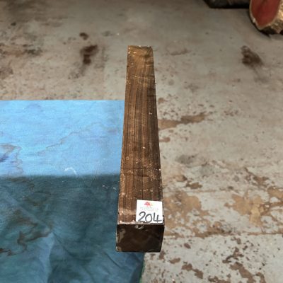 Chacate Preto 2x2x18 inches