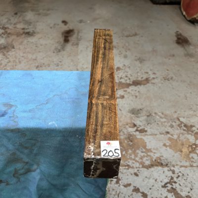 Chacate Preto 2x2x18 inches