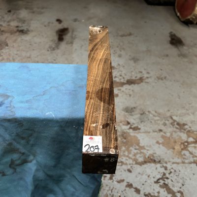 Chacate Preto 2x2x18 inches