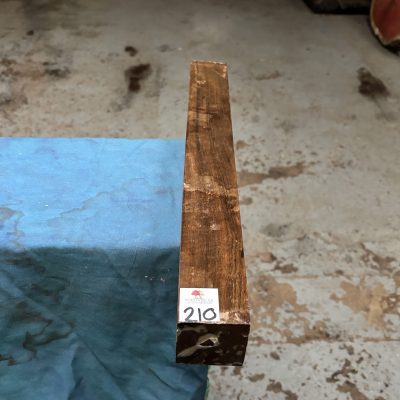 Chacate Preto 2x2x18 inches