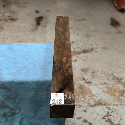 Chacate Preto 2x2x18 inches