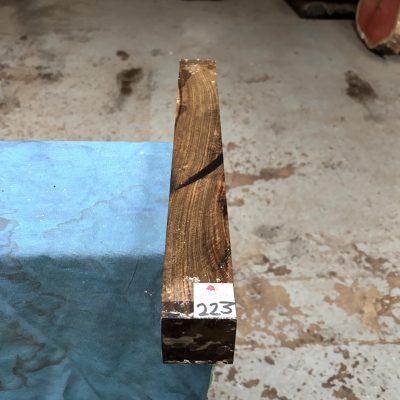 Chacate Preto 2x2x18 inches