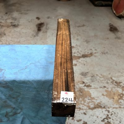 Chacate Preto 2x2x18 inches