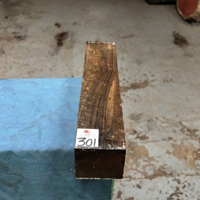 Chacate Preto 2.5x2.5x12 inches