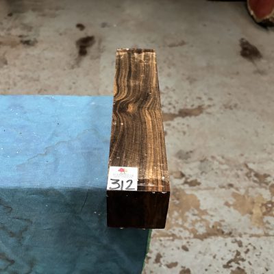 Chacate Preto 2.5x2.5x12 inches