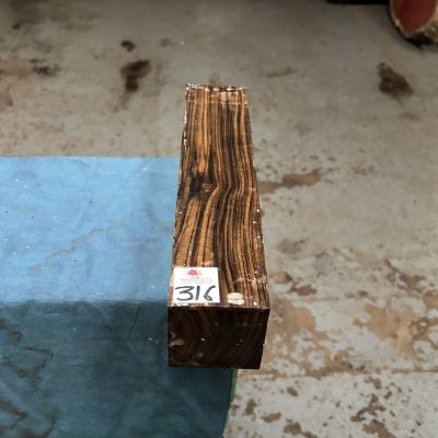 Chacate Preto 2.5x2.5x12 inches