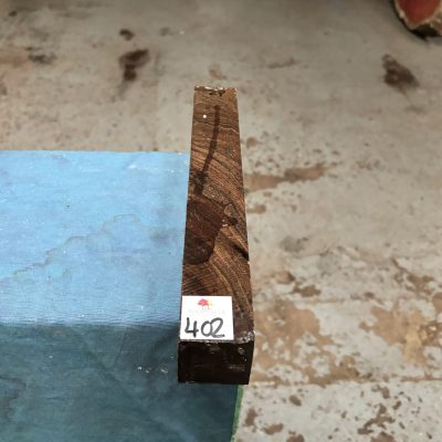 Chacate Preto 1.5x1.5x12 inches