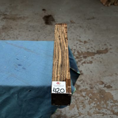 Chacate Preto 1.5x1.5x12 inches