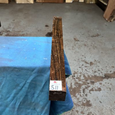 Chacate Preto 1.5x1.5x18 inches