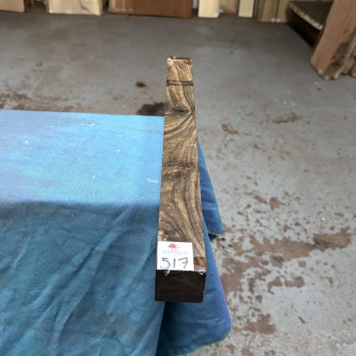 Chacate Preto 1.5x1.5x18 inches