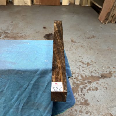 Chacate Preto 1.5x1.5x18 inches