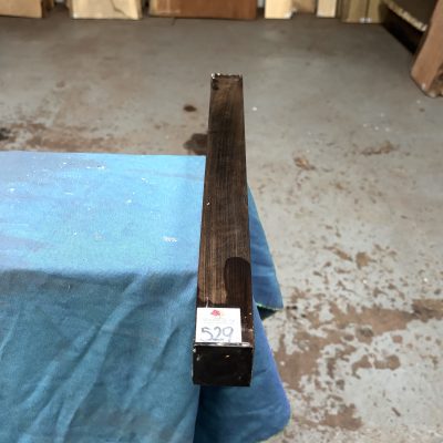 Chacate Preto 1.5x1.5x18 inches