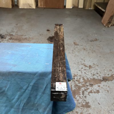 Chacate Preto 1.5x1.5x18 inches