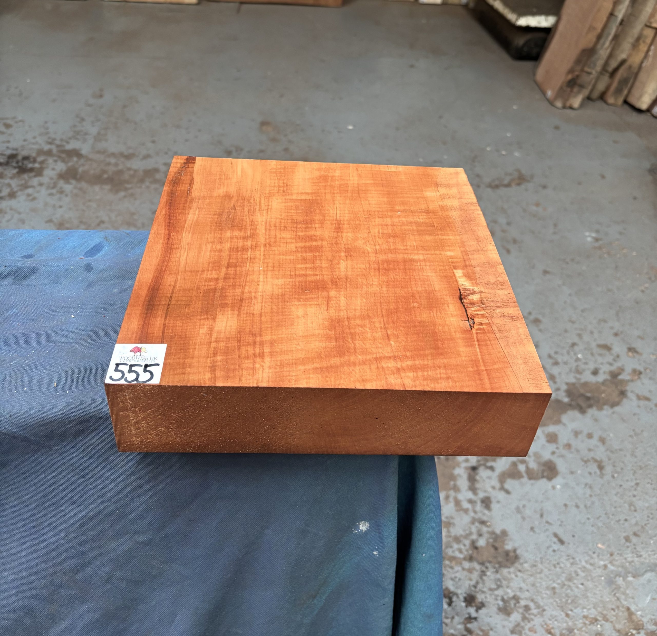 Pearwood (Figured Swiss) 230x230x60 mm