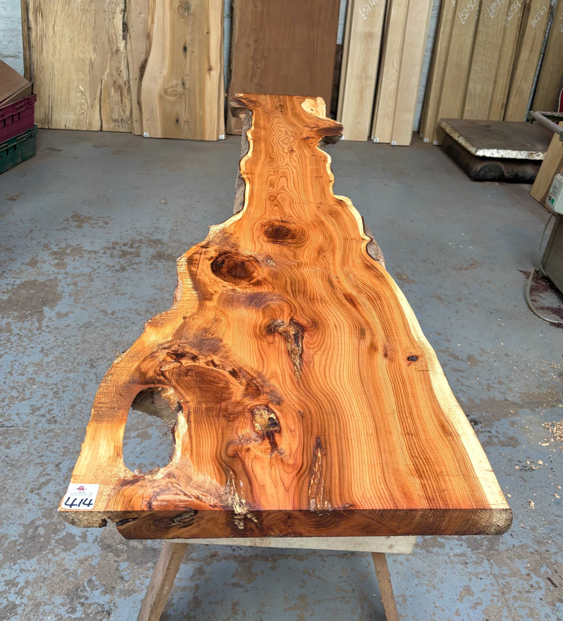 Yew 1785x220-440x43 mm