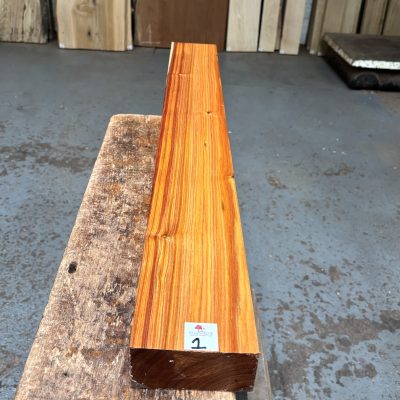 Canarywood 940x115x52 mm