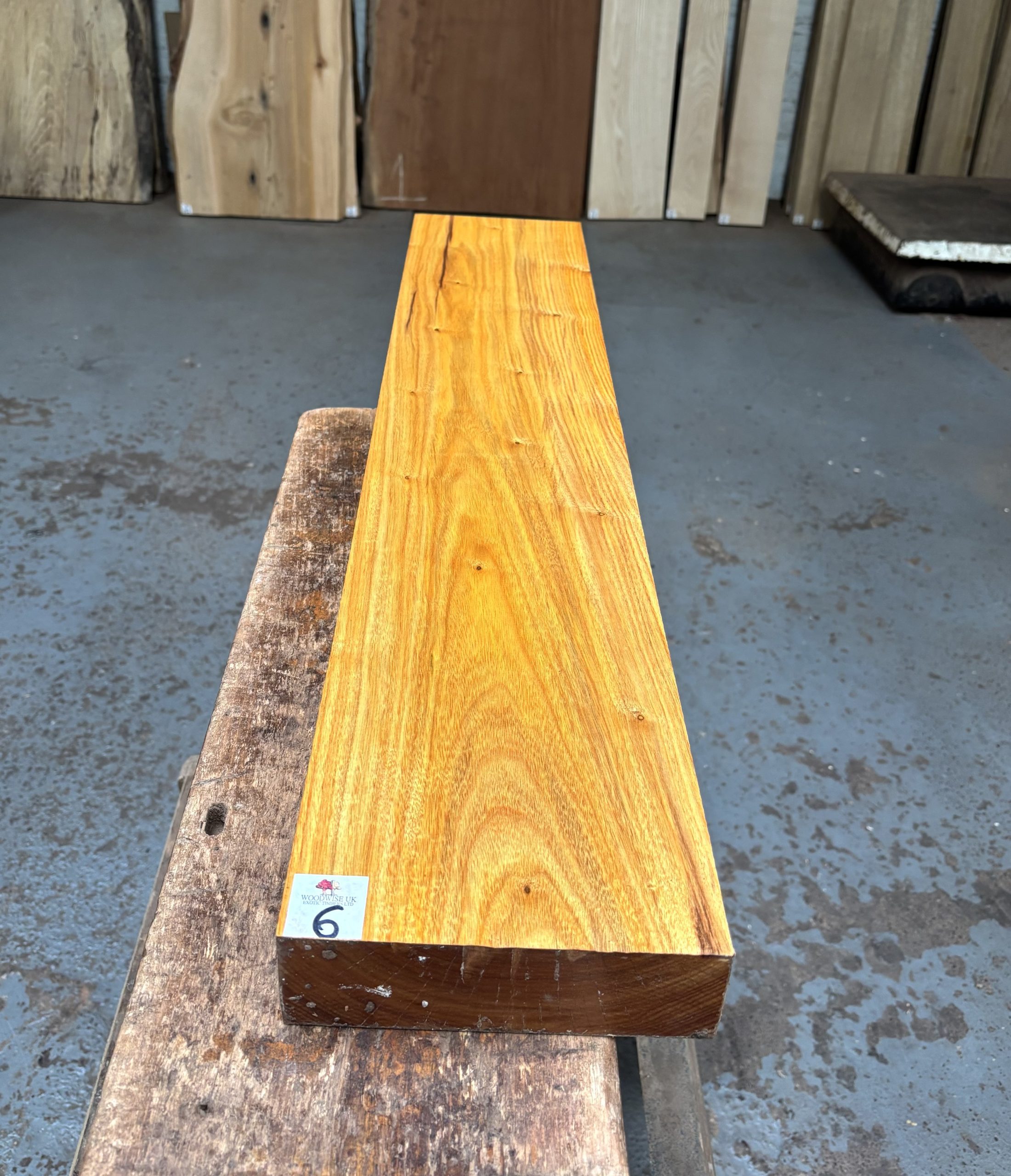 Canarywood 925x175x53 mm