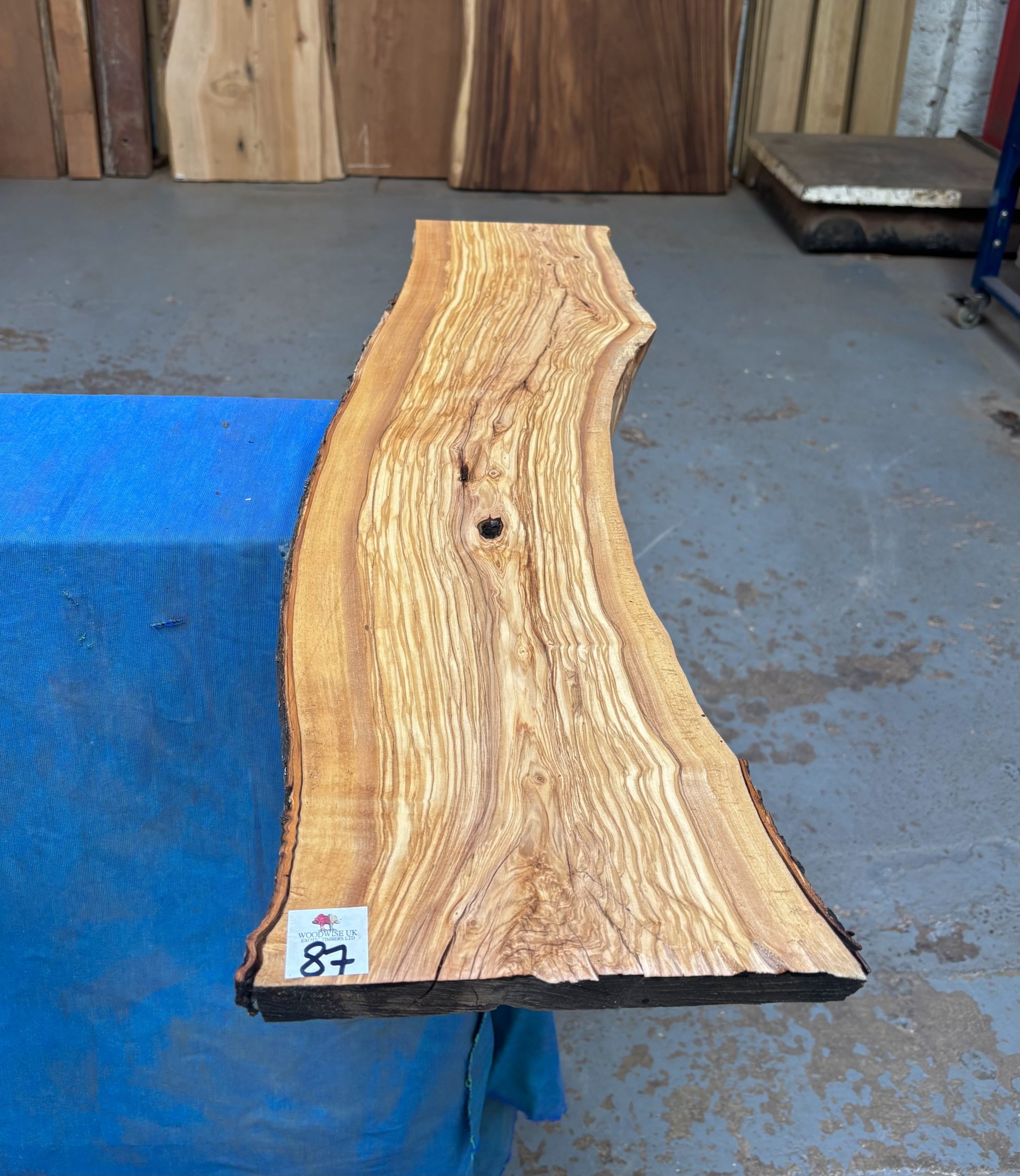 Mediterranean Olivewood Board 910x190-220x23 mm