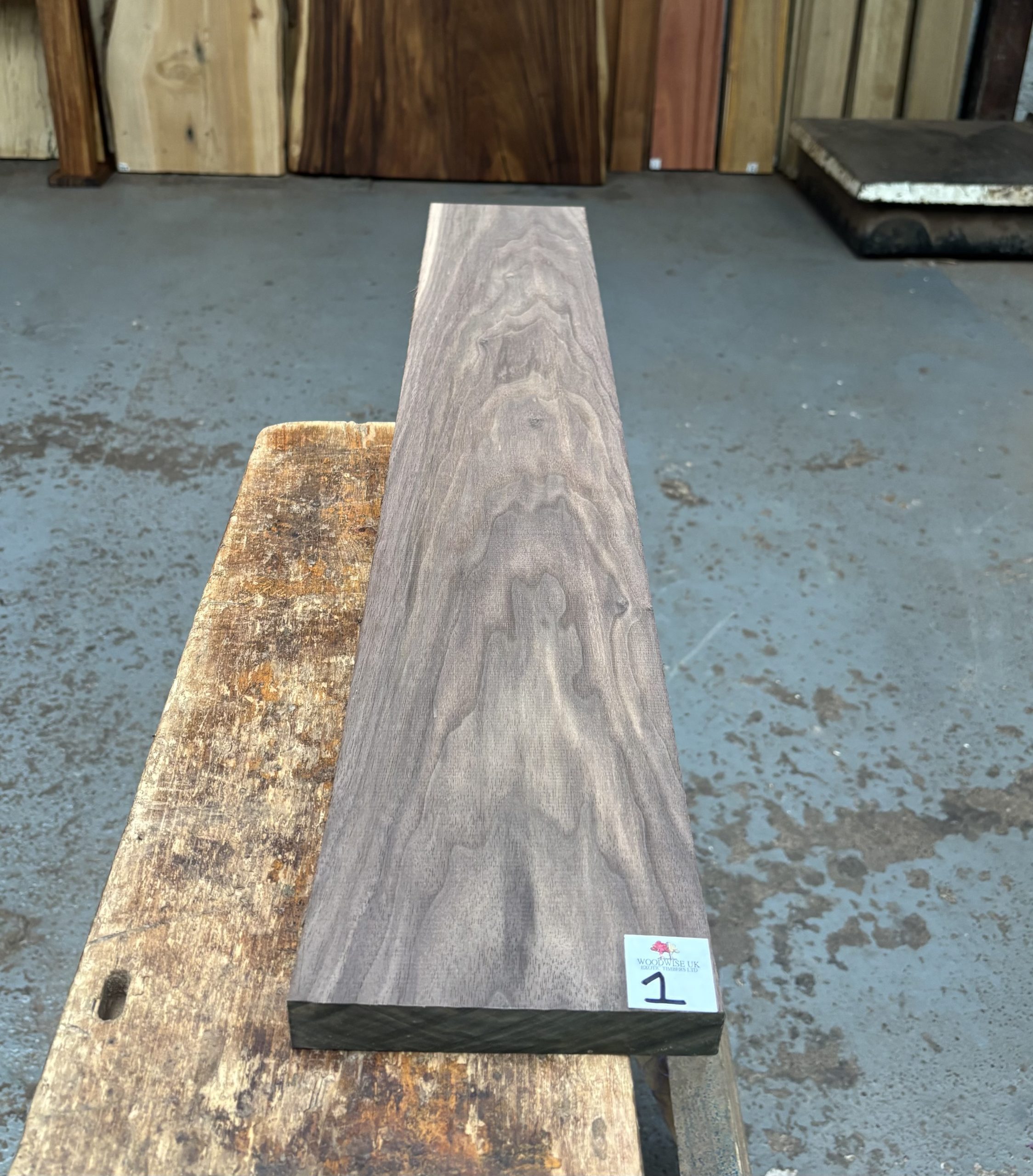 American Walnut 885x145x24 mm