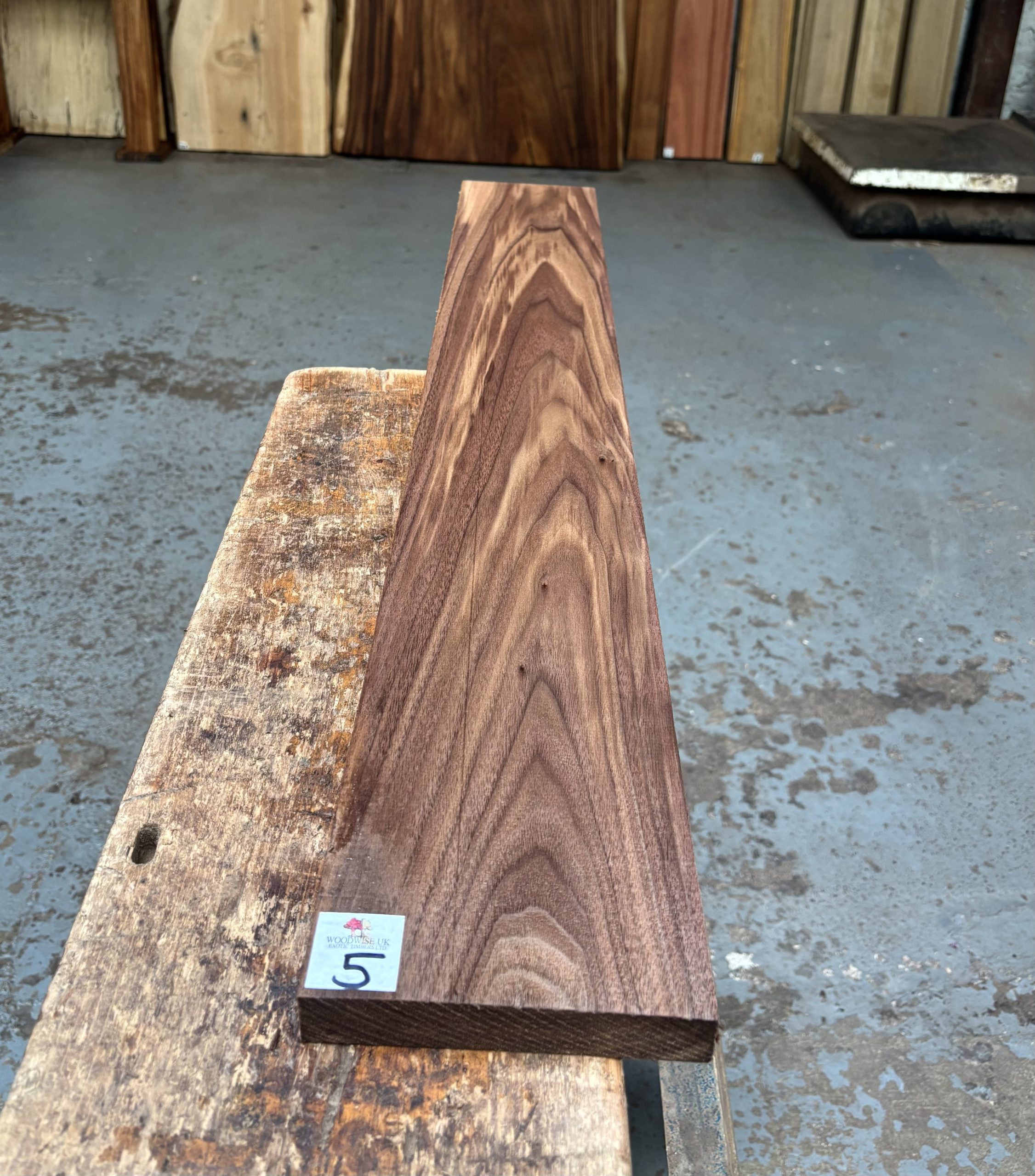 American Walnut 940x135x24 mm