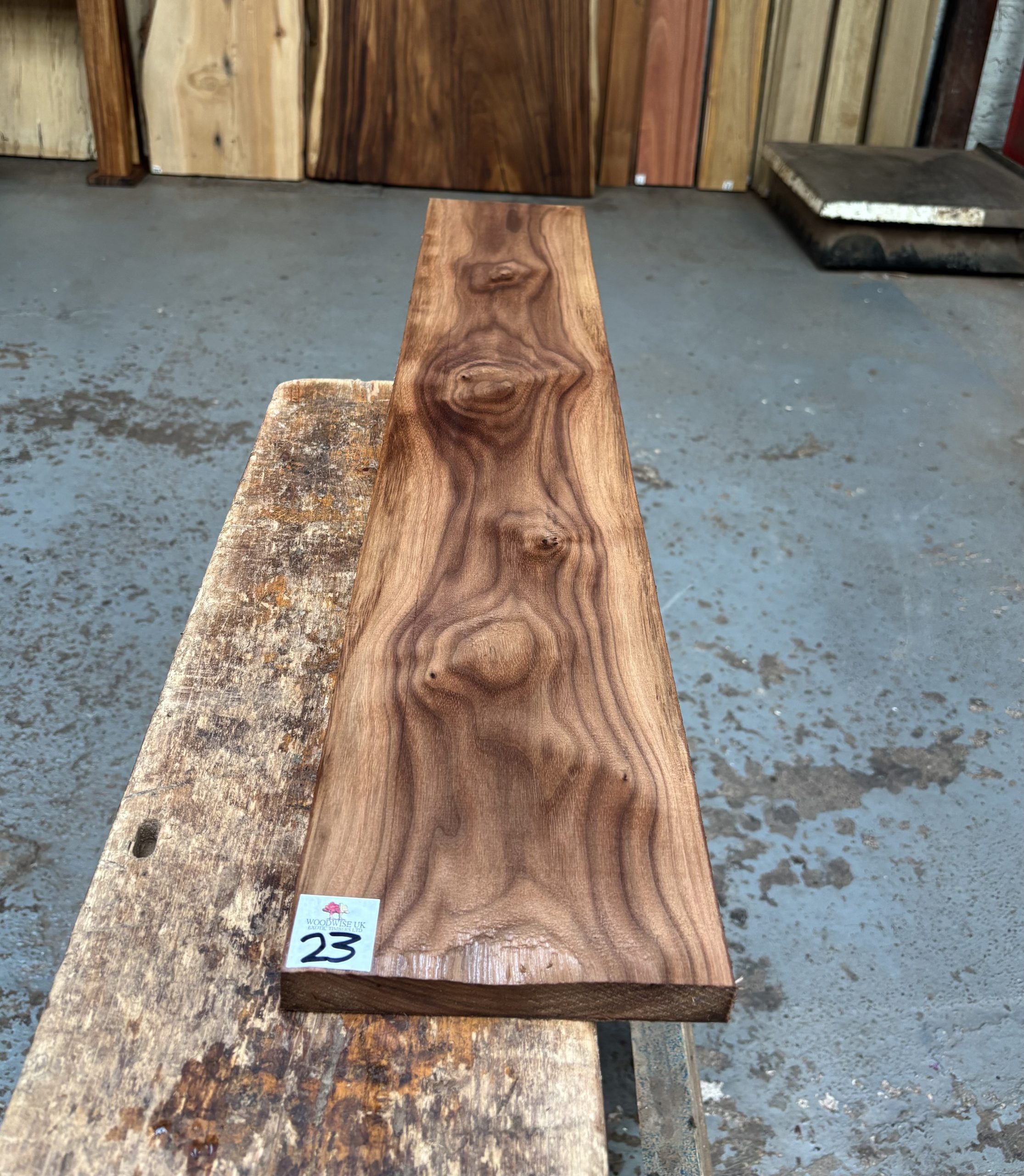 American Walnut 920x160x23 mm