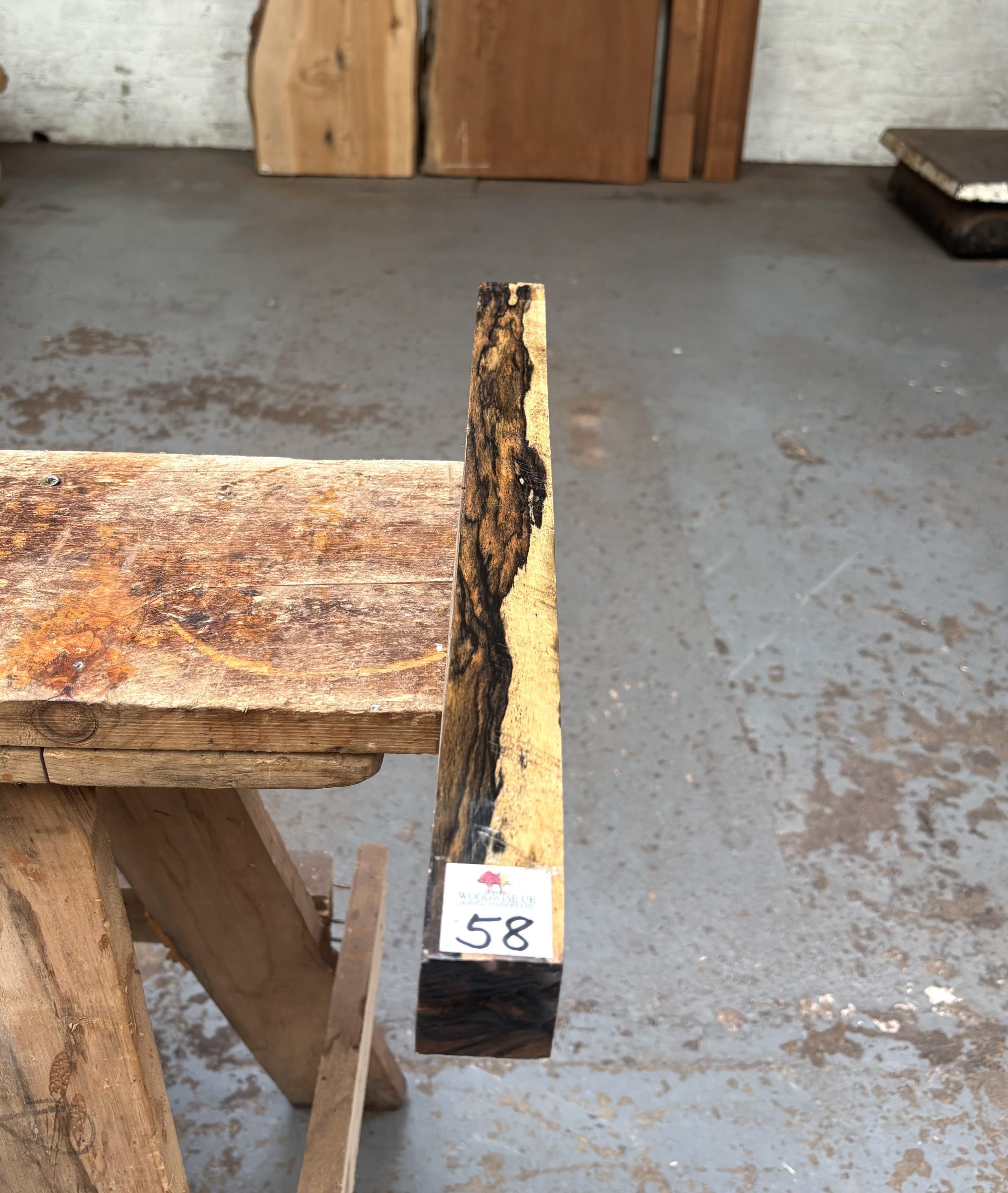 Pale Moon Ebony 37x37x470 mm