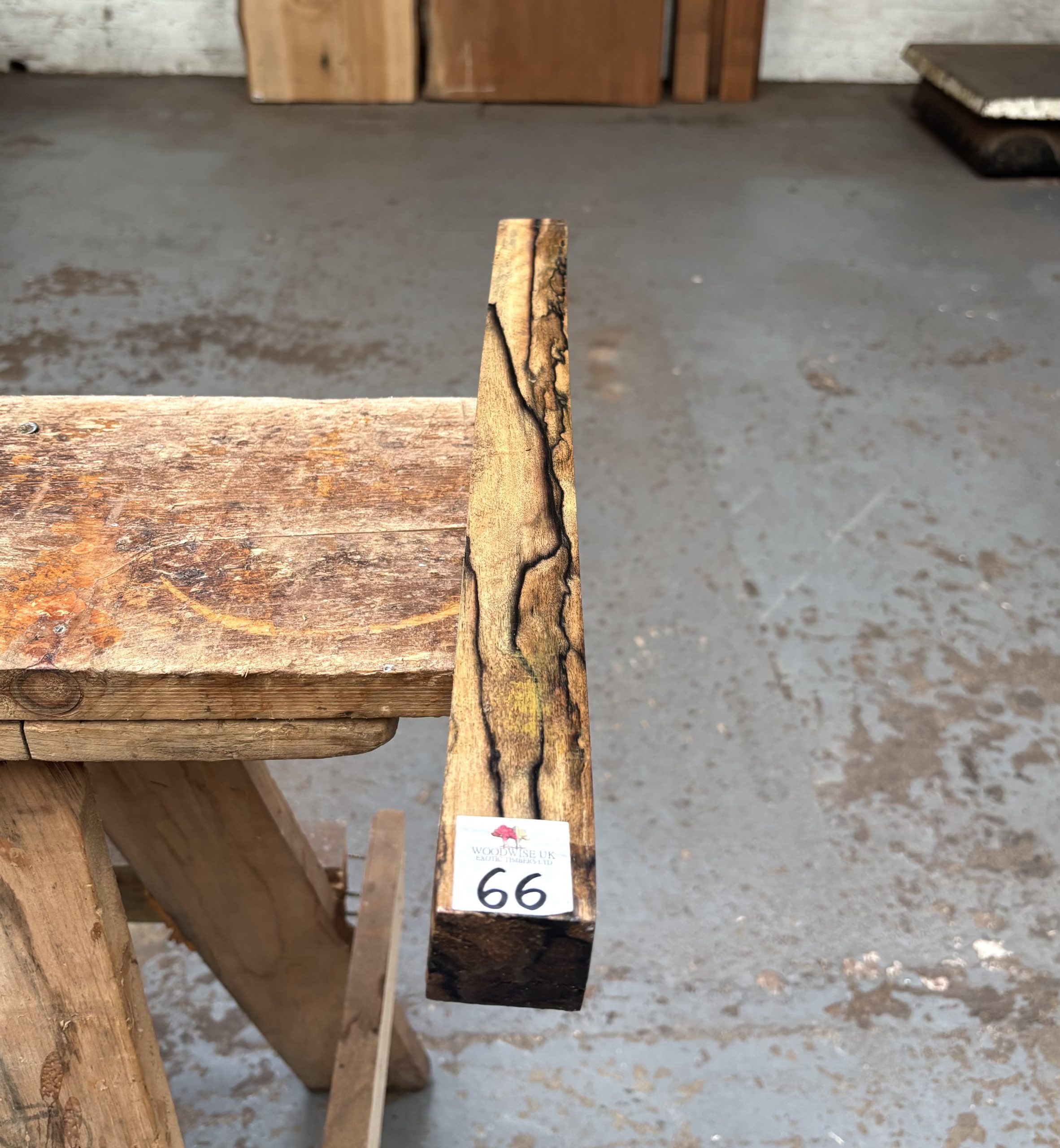 Pale Moon Ebony 37x37x470 mm