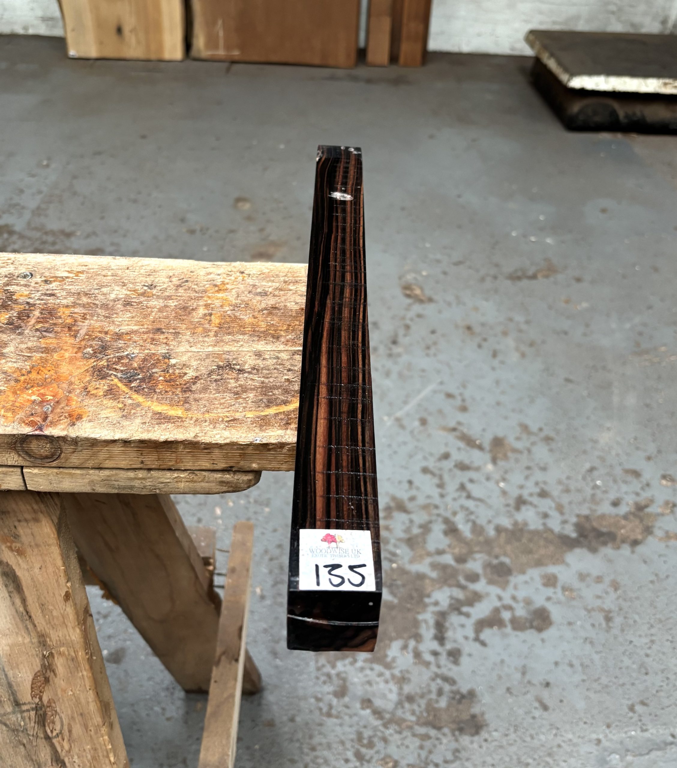 Mun Ebony 37x37x455 mm