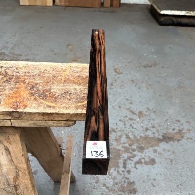 Mun Ebony 38x38x475 mm