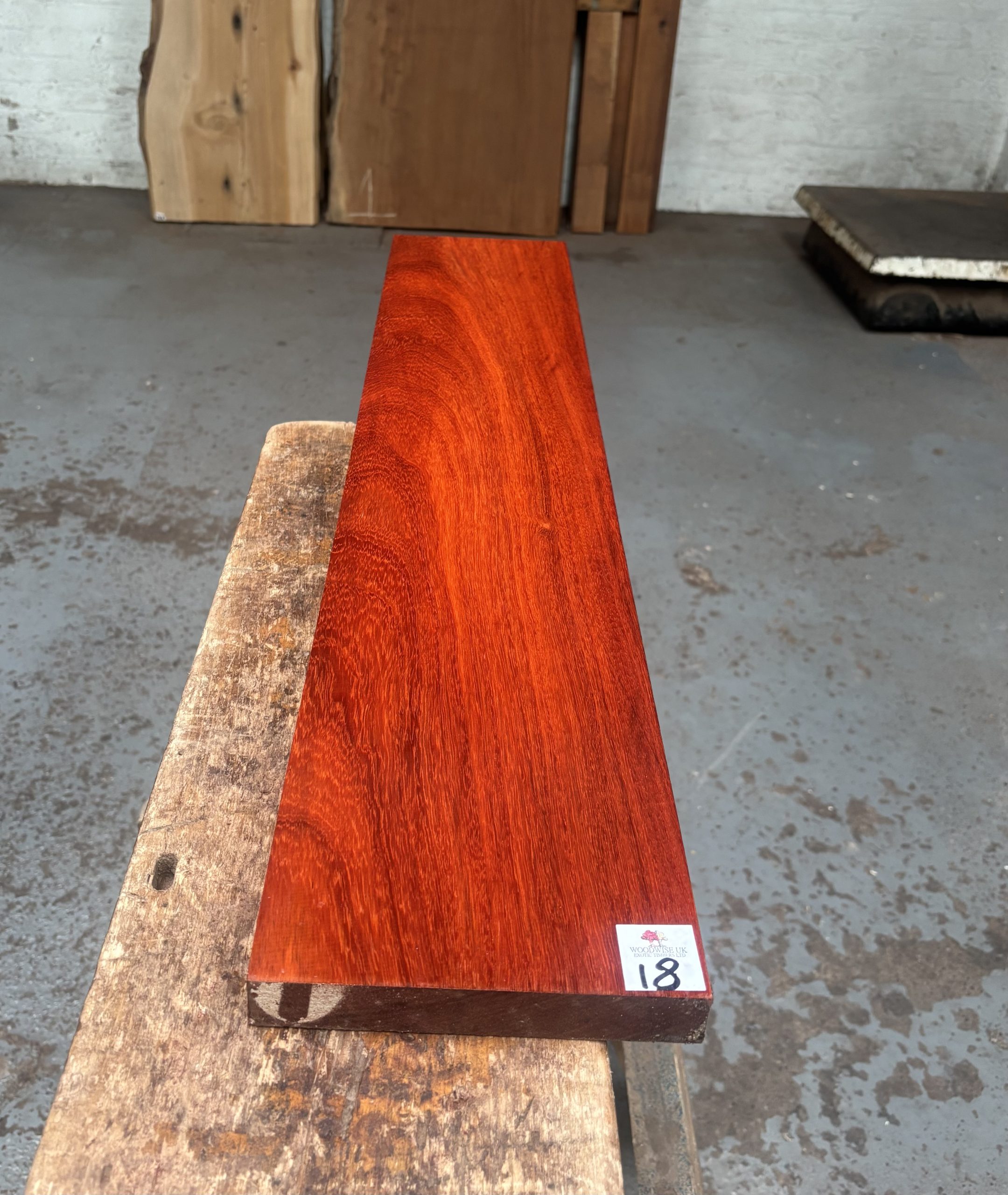 Padauk 910x170x26 mm