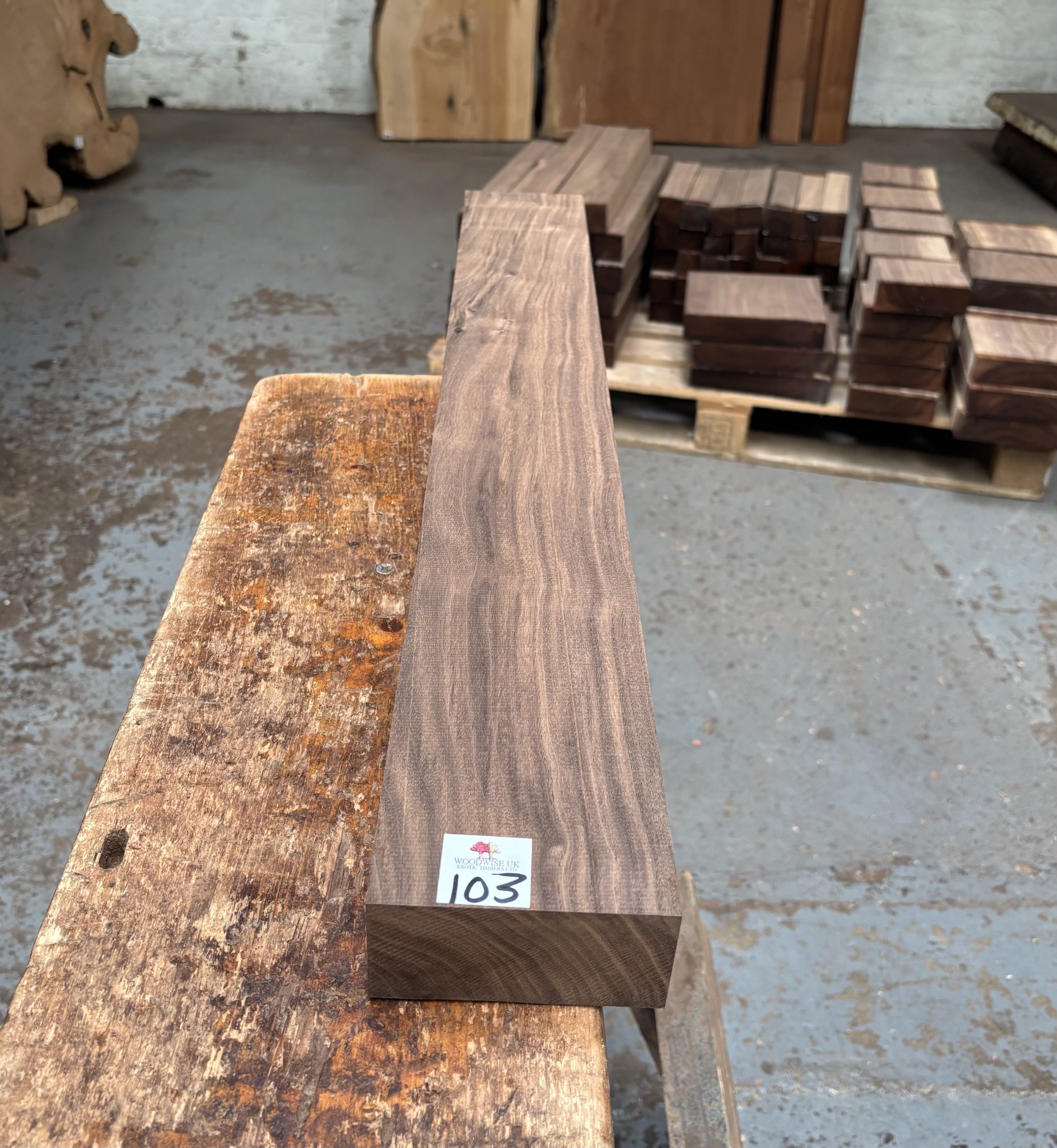 American Walnut Guitar Neck 800x100x46 mm