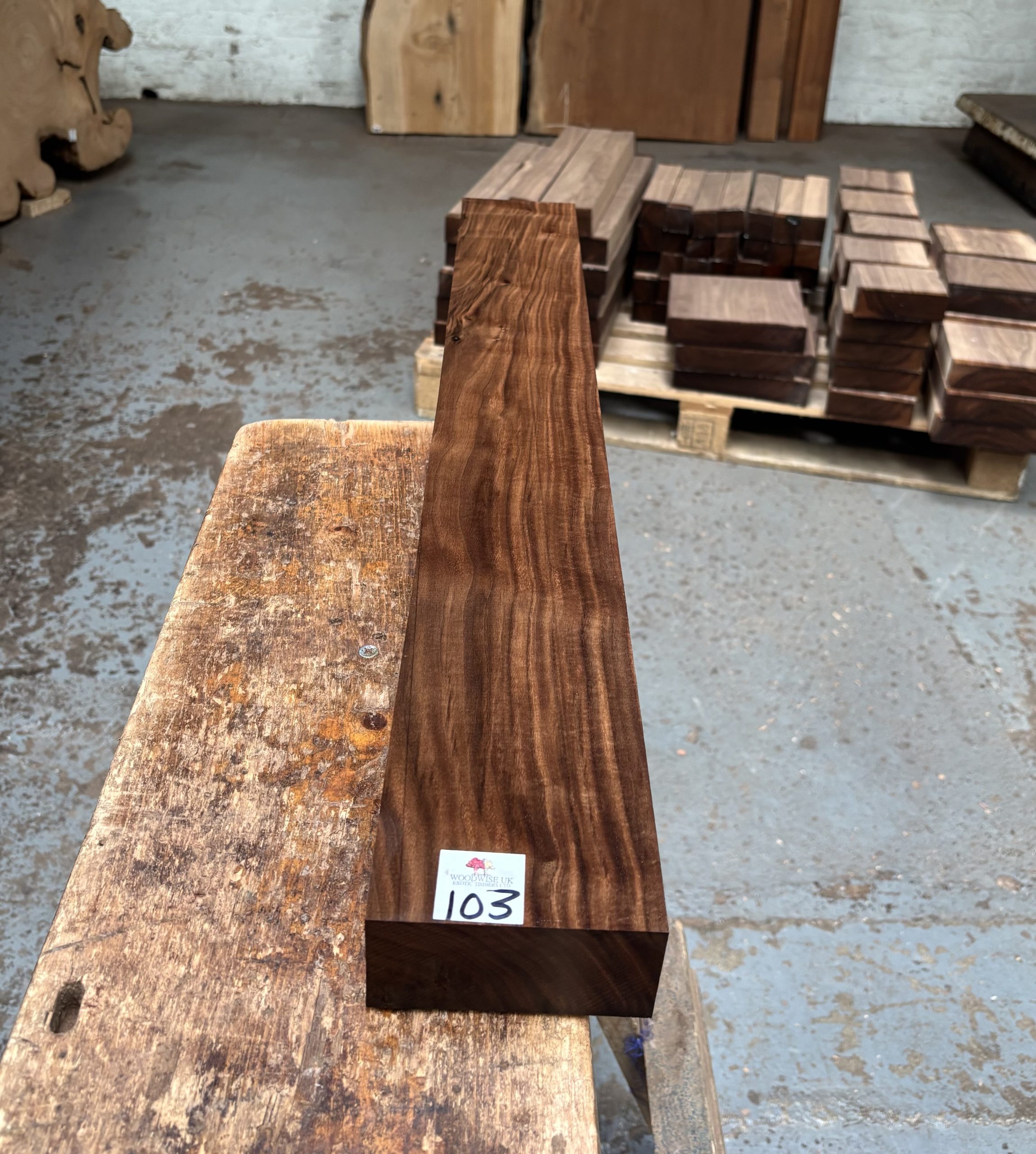 American Walnut Guitar Neck 800x100x46 mm