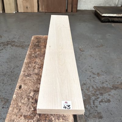 Maple 915x140x24 mm