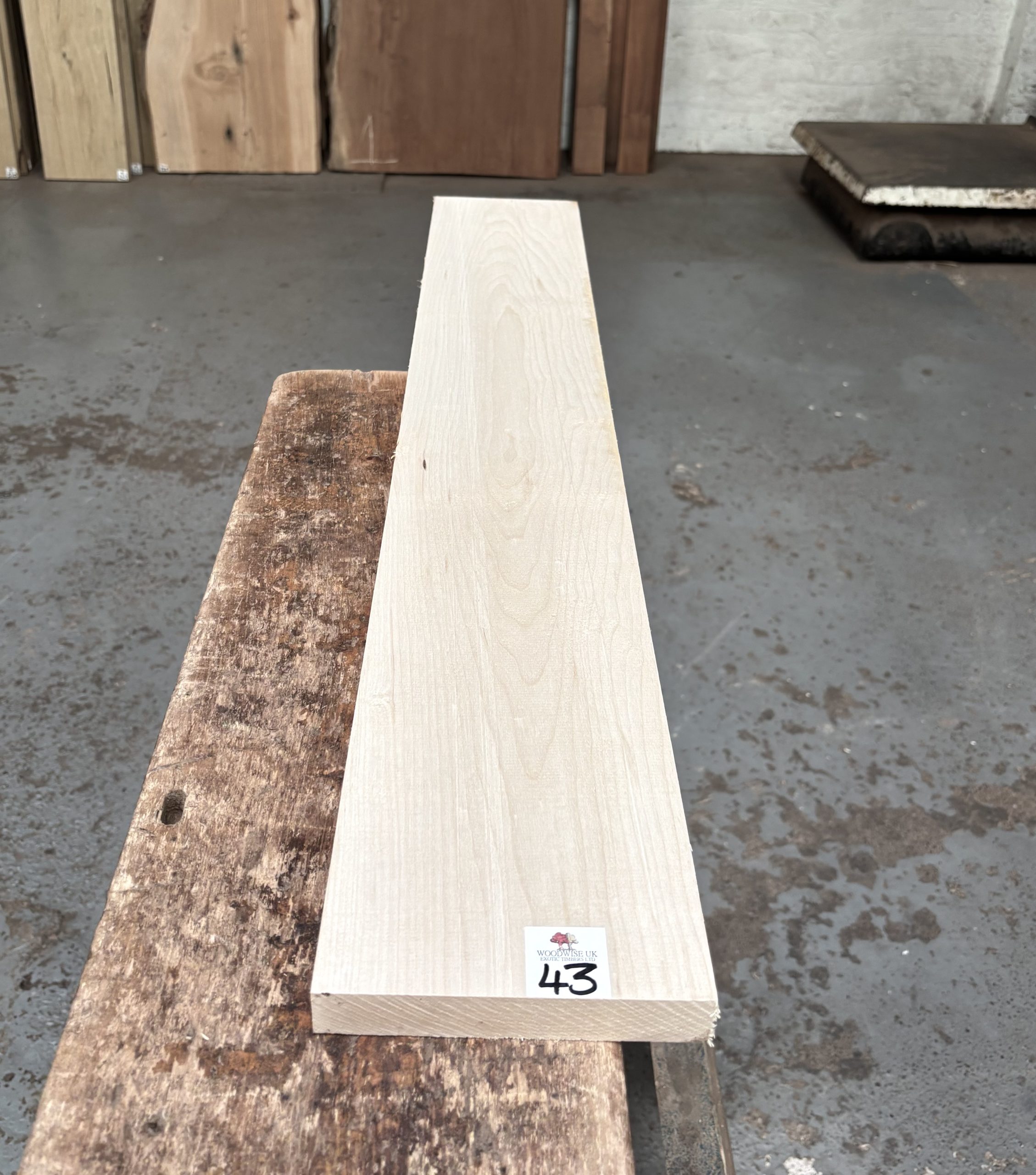 Maple 915x140x24 mm