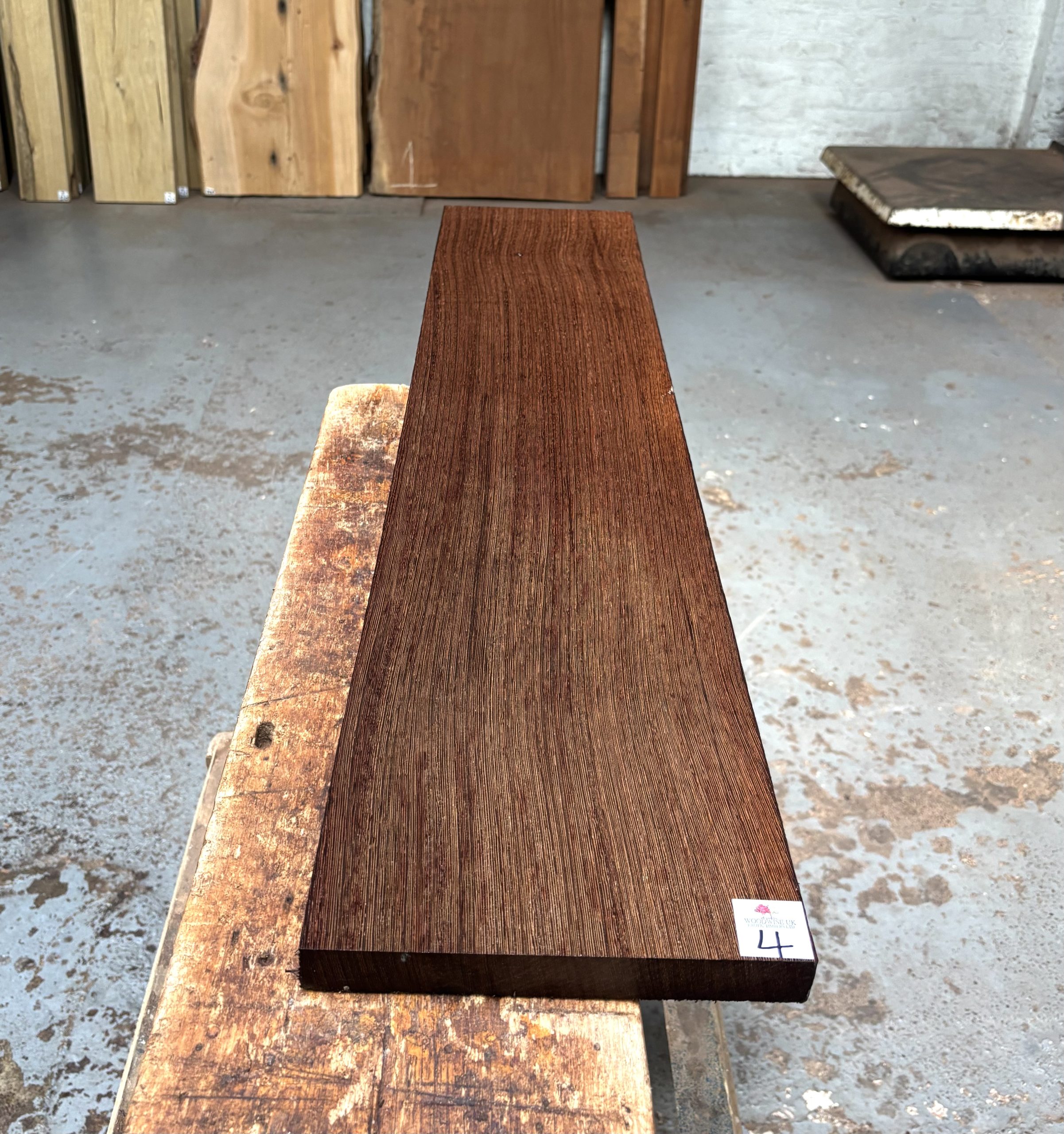 Wenge 1040x215x24 mm