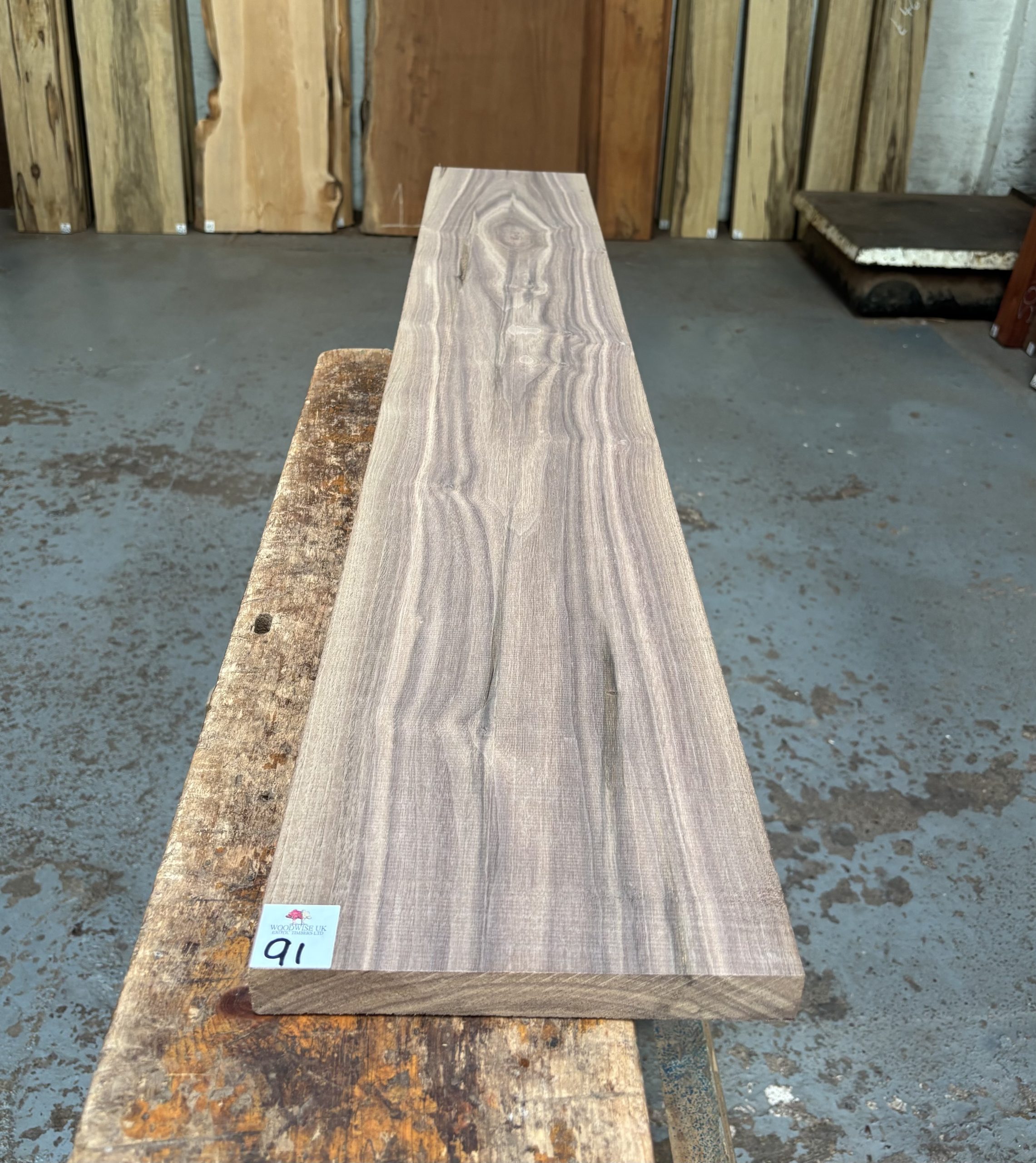 American Walnut 1340x210x23 mm