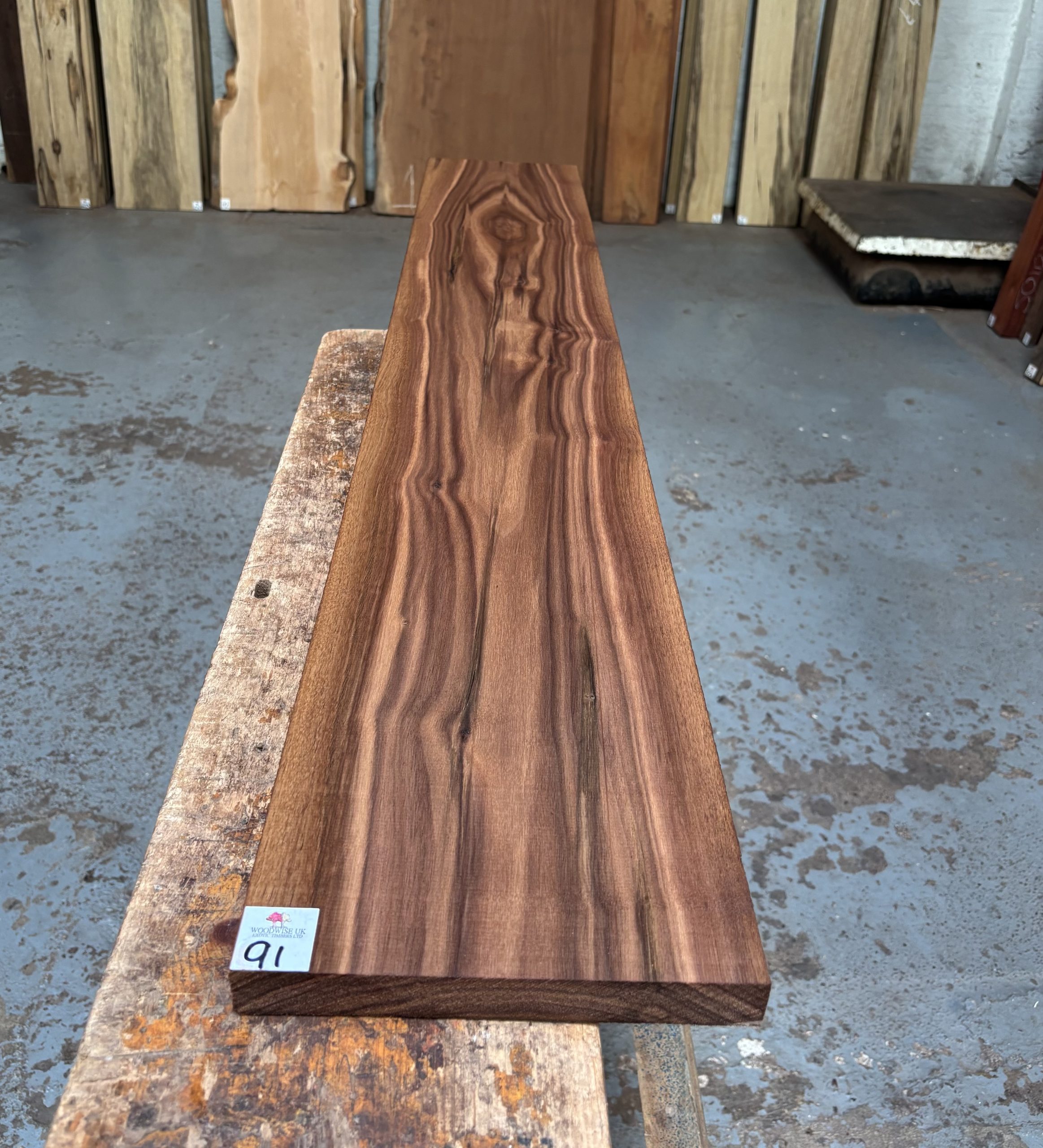 American Walnut 1340x210x23 mm