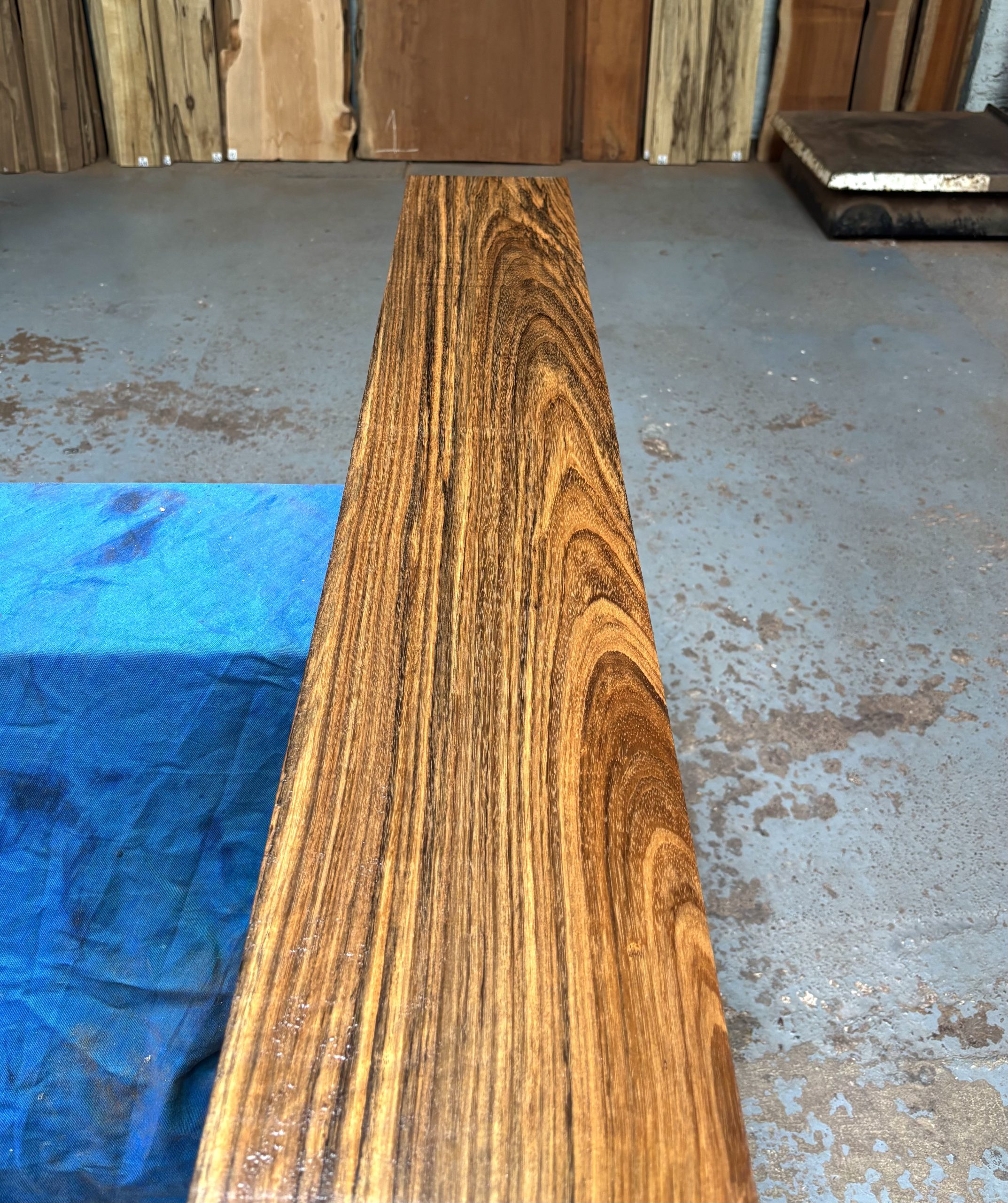 Amazique 1370x205x53 mm