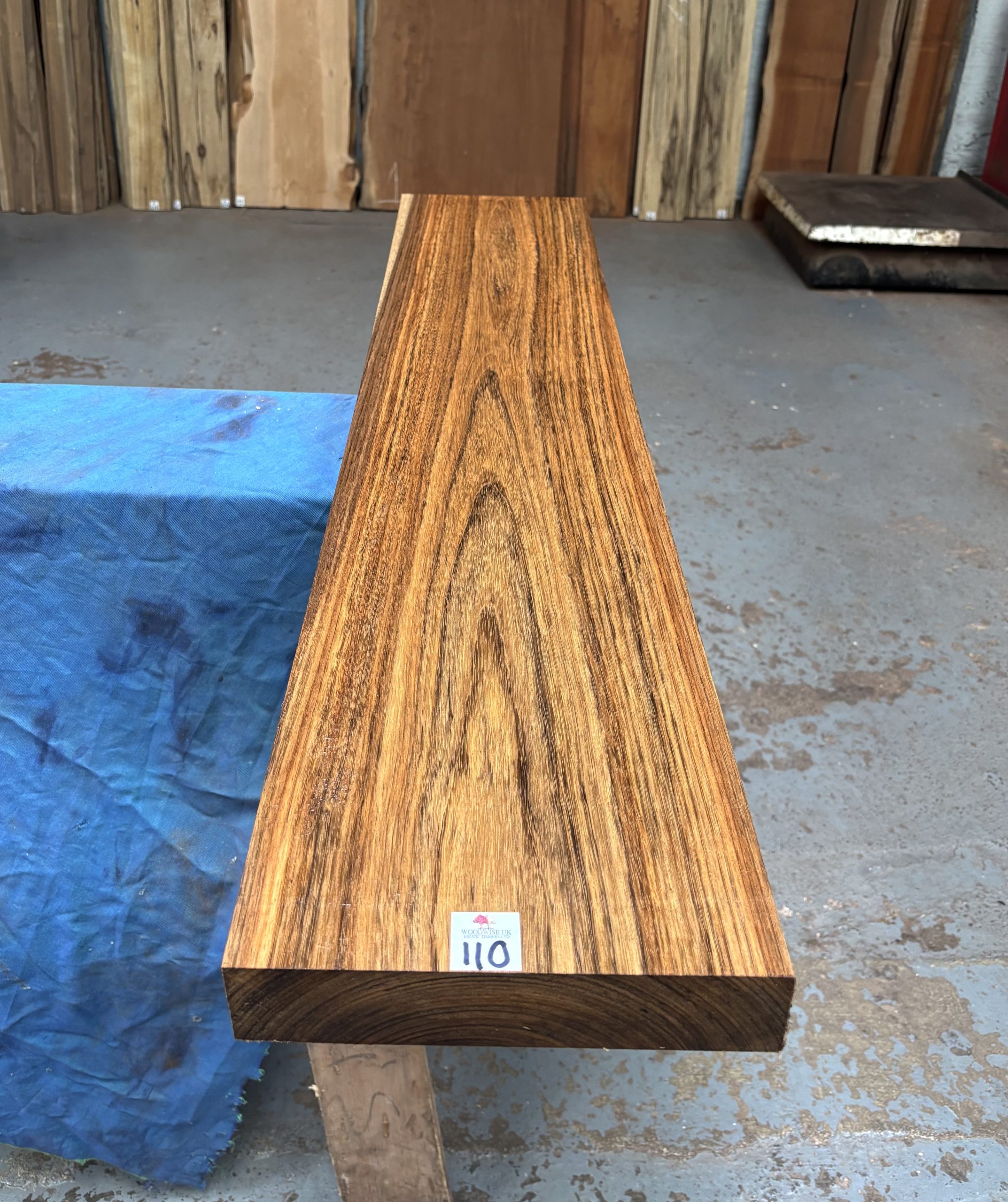 Amazique 1225x240x50 mm