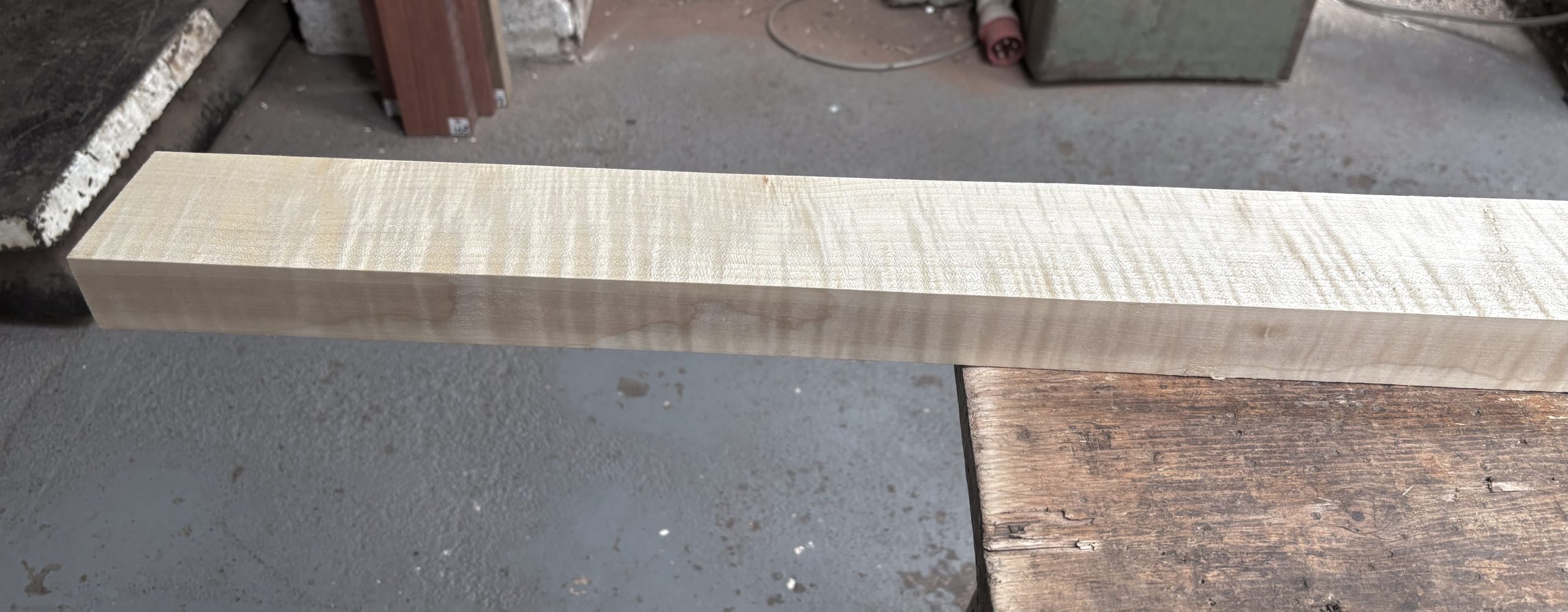 Curly Maple Guitar Neck 915x75x40 mm