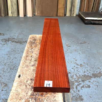 Padauk 910x140x26 mmPadauk 910x140x26 mm