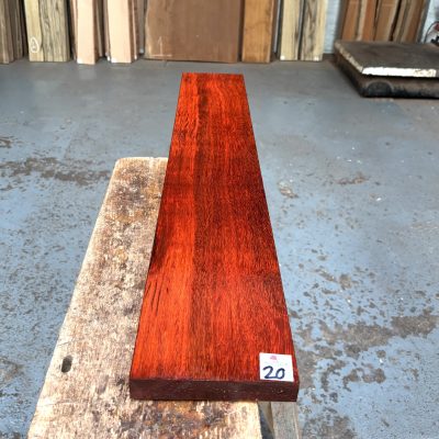 Padauk 910x150x26 mm
