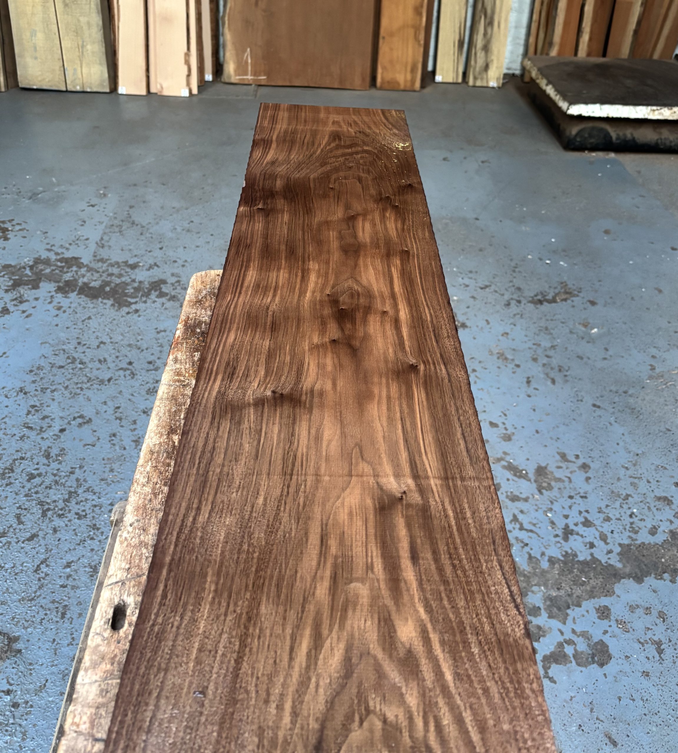 American Walnut 1085x238x47 mm