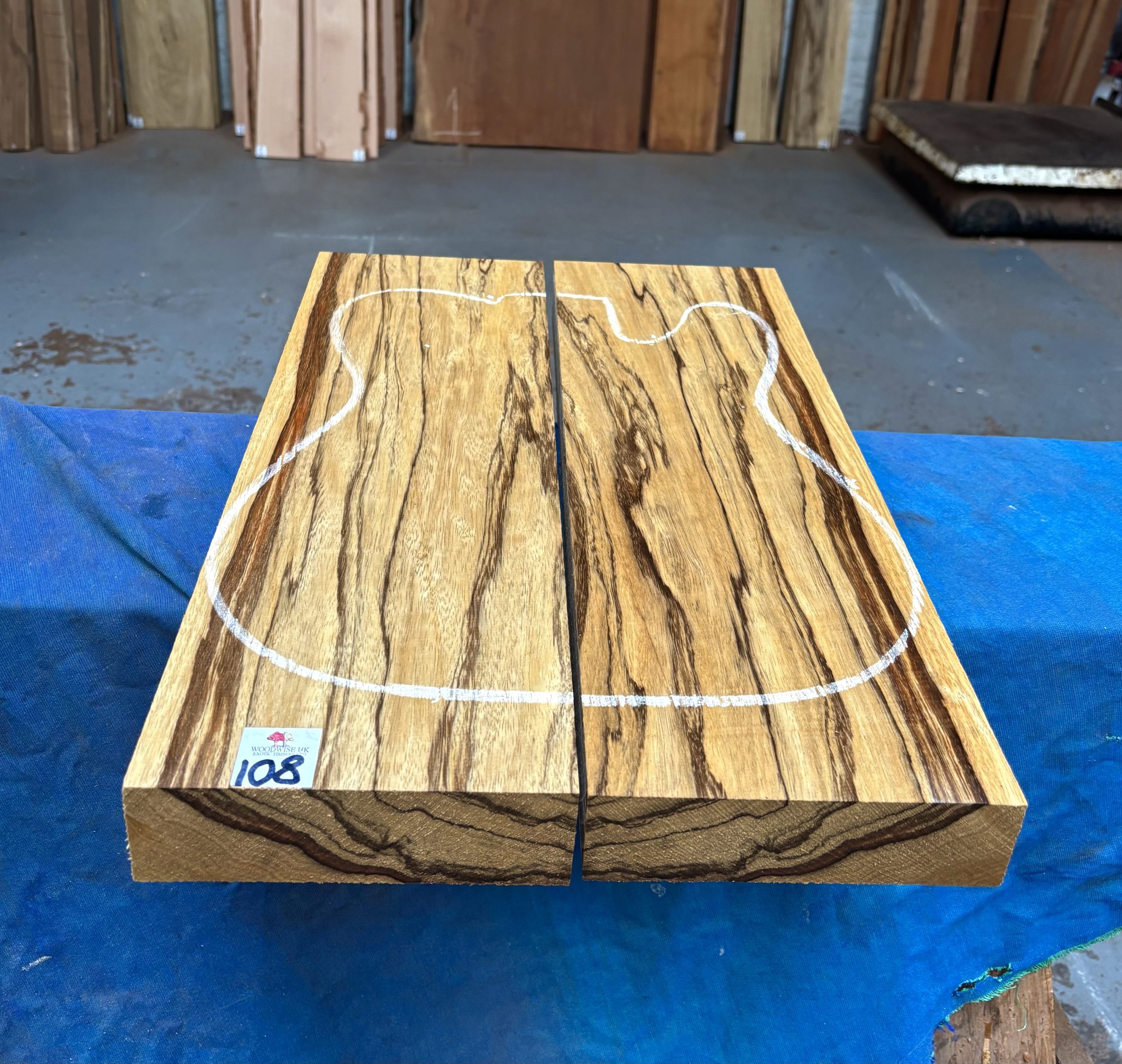Black Limba / Korina Guitar Body Blank (2 Pieces) 525x335x48 mm
