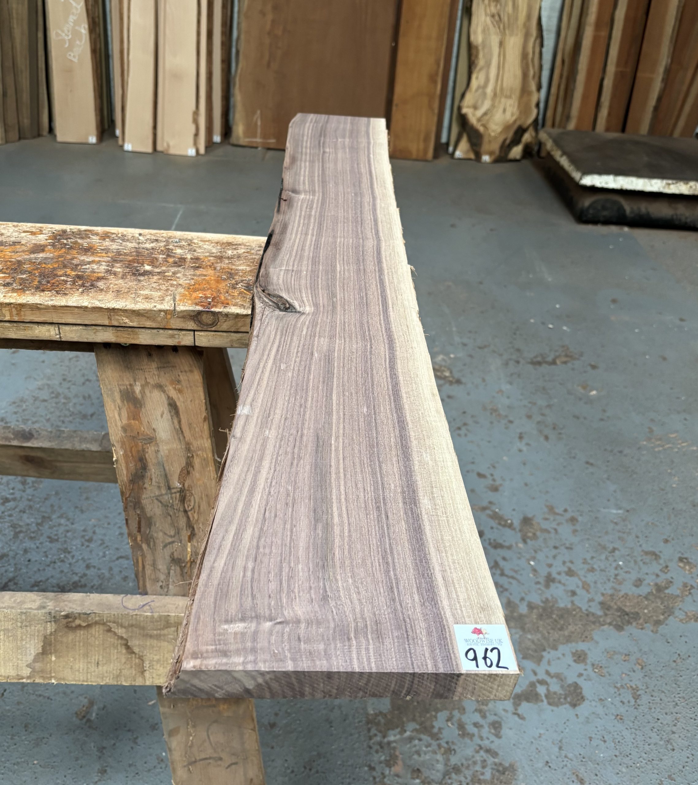 American Walnut 1130x150-180x23 mm