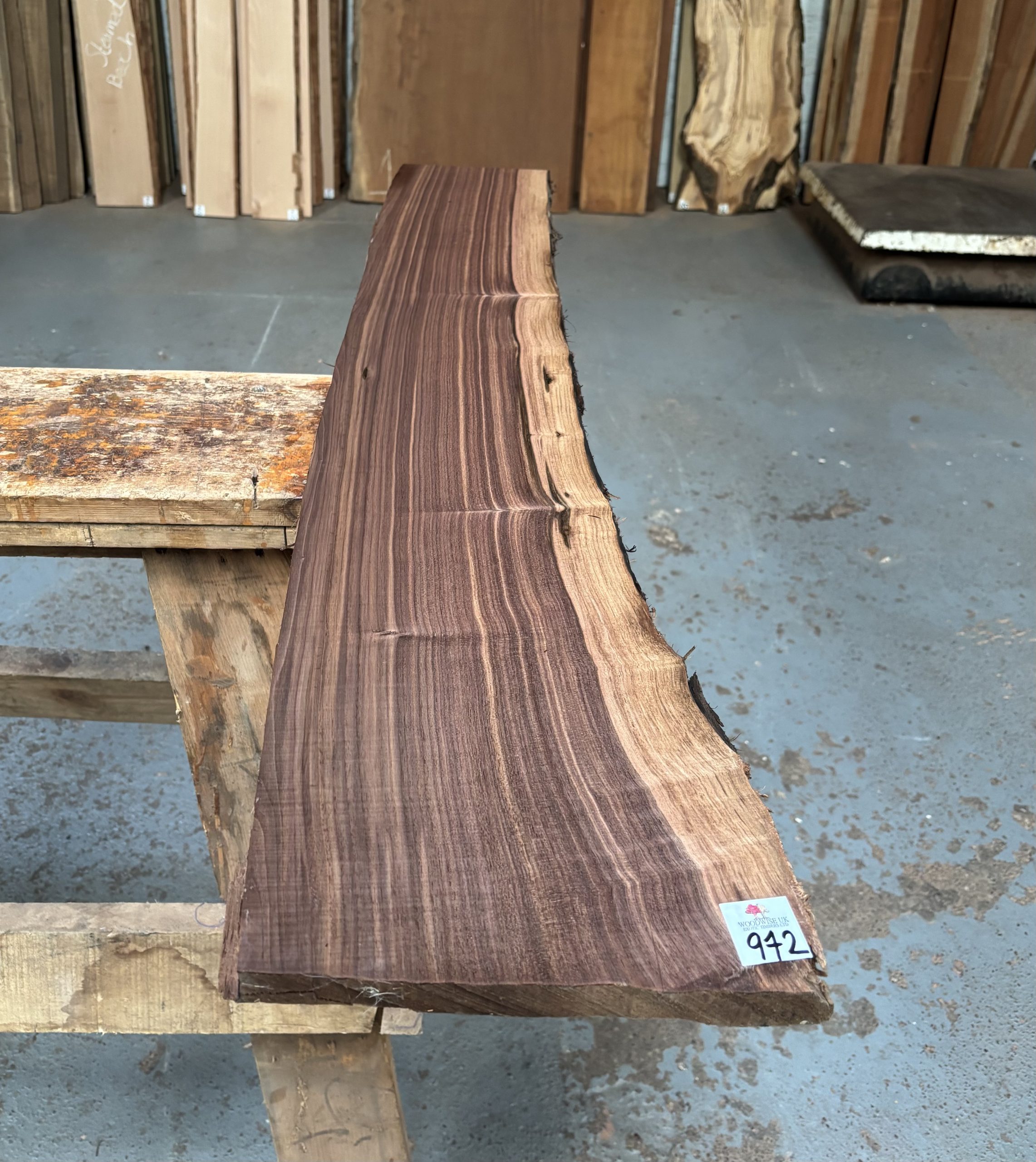 American Walnut 1155x190-230x22 mm