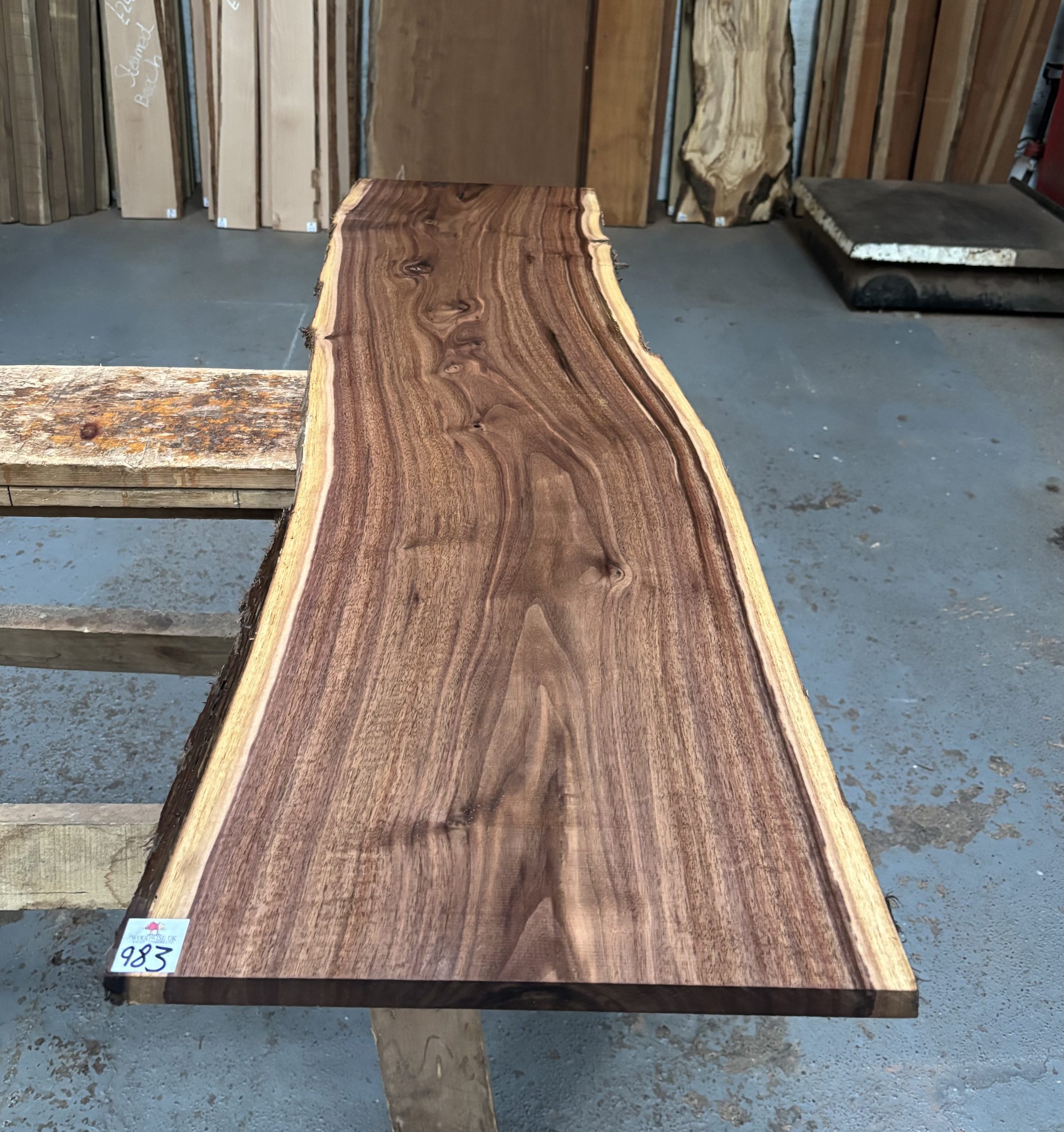 American Walnut 1355x360-390x22 mm